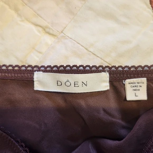 Doen Elowen 100% Silk Skirt With Ecru Lace Trim In Brown Cafe NWOT - Picture 2 of 6